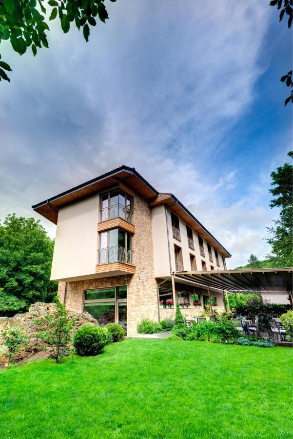 Hotel & Relax Zone Cattleya Krushuna Exterior foto